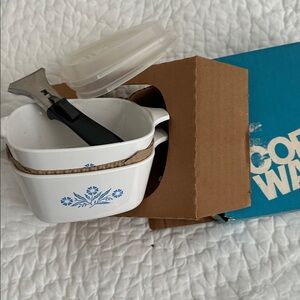 Blue Cornflower Corningware White Dish Set (2, 2 3/4 c with lids)in Original box